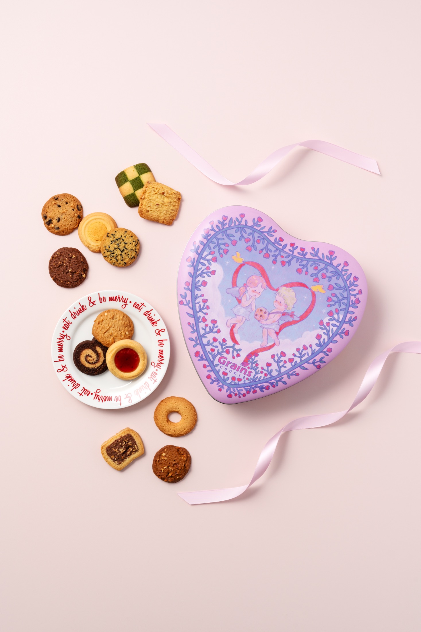 Detail photograph of the Grains Cookie heart-shaped tin.