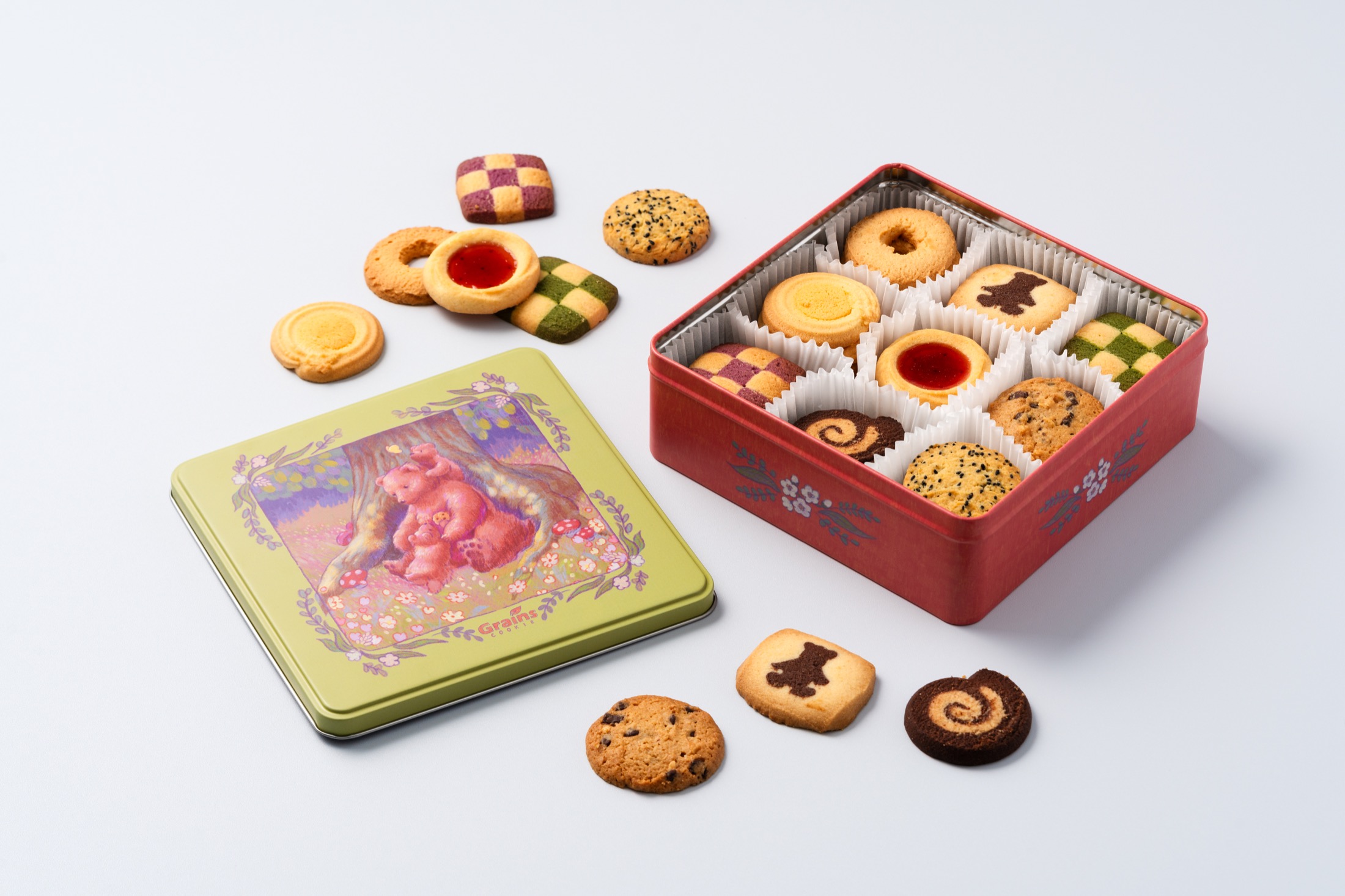 Bear family Grains Cookie tin packaging photograph.